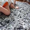 alfombra reciclando camisetas