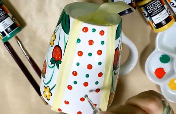 decorar con pintura la porcelana