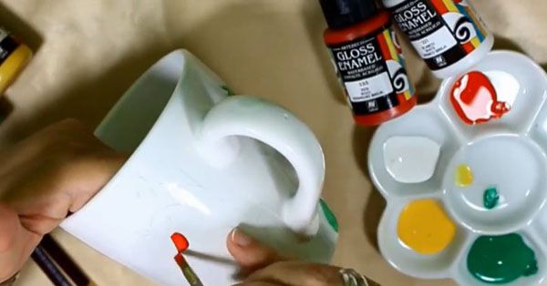 decorar con pintura la porcelana