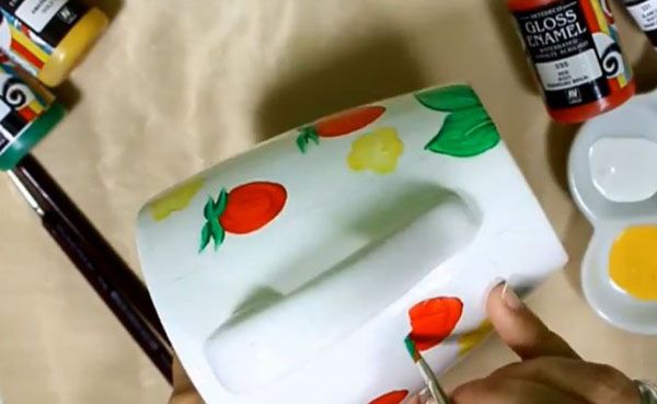 decorar con pintura la porcelana